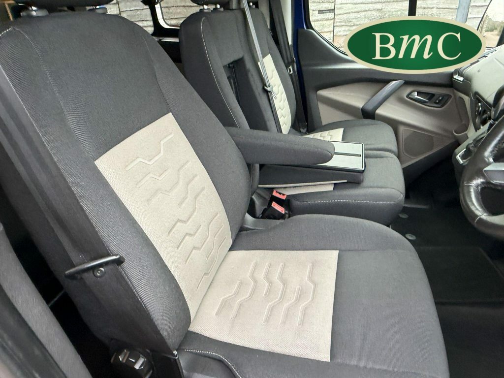 Ford Tourneo Custom Custom 2.0 310 Ecoblue Titanium Minibus Double Cab Black #25