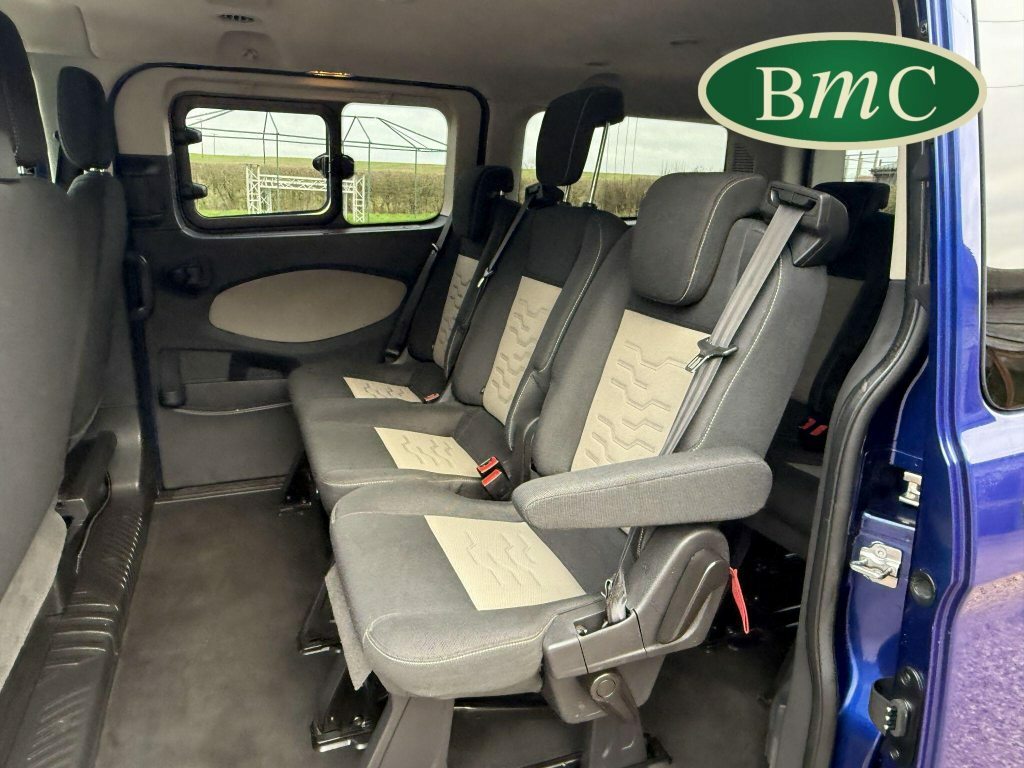 Ford Tourneo Custom Custom 2.0 310 Ecoblue Titanium Minibus Double Cab Black #50