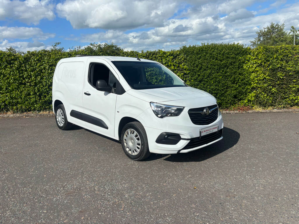 Vauxhall Combo 2000 1.5 Turbo D 100Ps H1 Sportive Van White