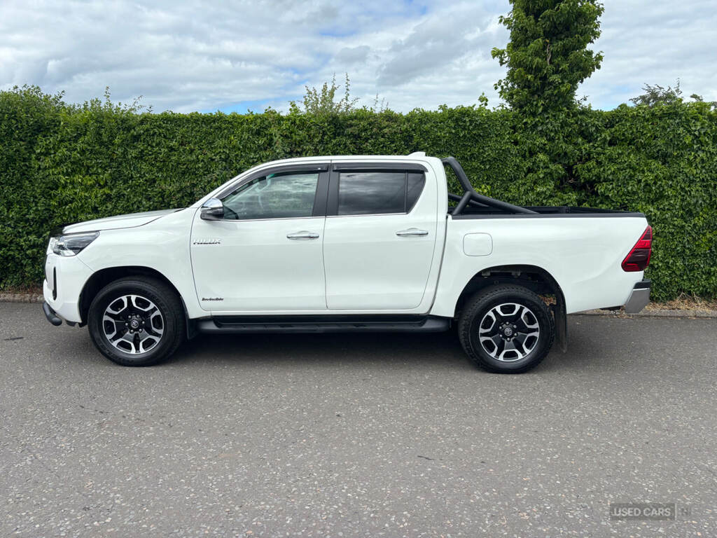 Toyota HILUX Invincible D Cab Pick Up 2.8 D-4d HD73BBK White #3
