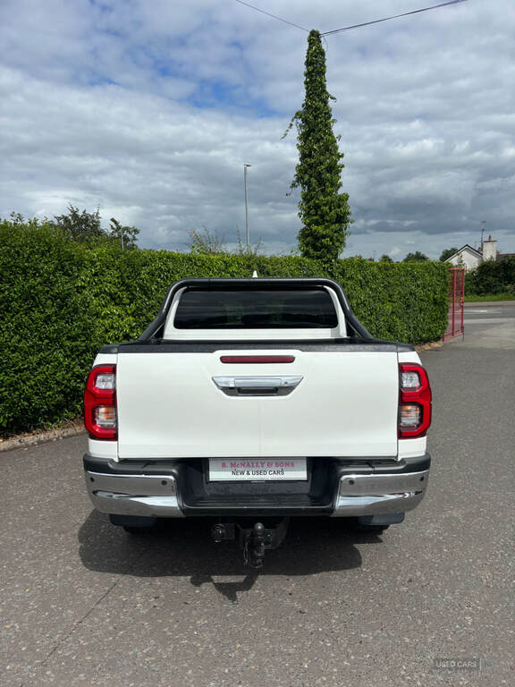 Toyota HILUX Invincible D Cab Pick Up 2.8 D-4d HD73BBK White #5