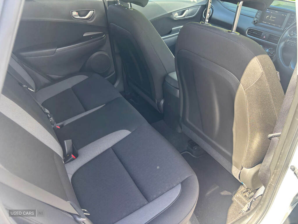 Hyundai Kona 1.0T Gdi Play Edition RRZ7110 White #5