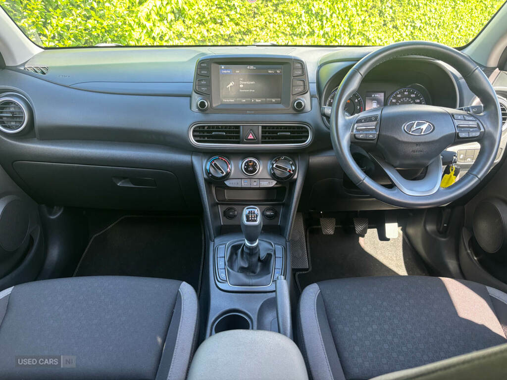 Hyundai Kona 1.0T Gdi Play Edition RRZ7110 White #4