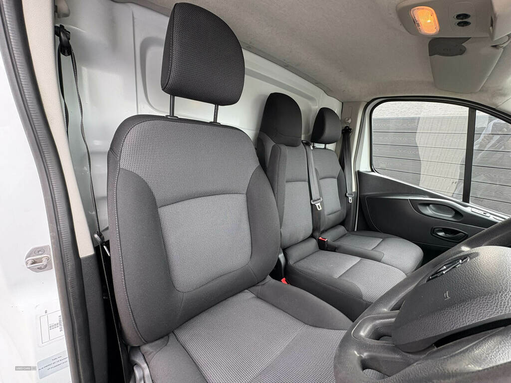 Renault Trafic Sl28 Sport Energy Silver #9