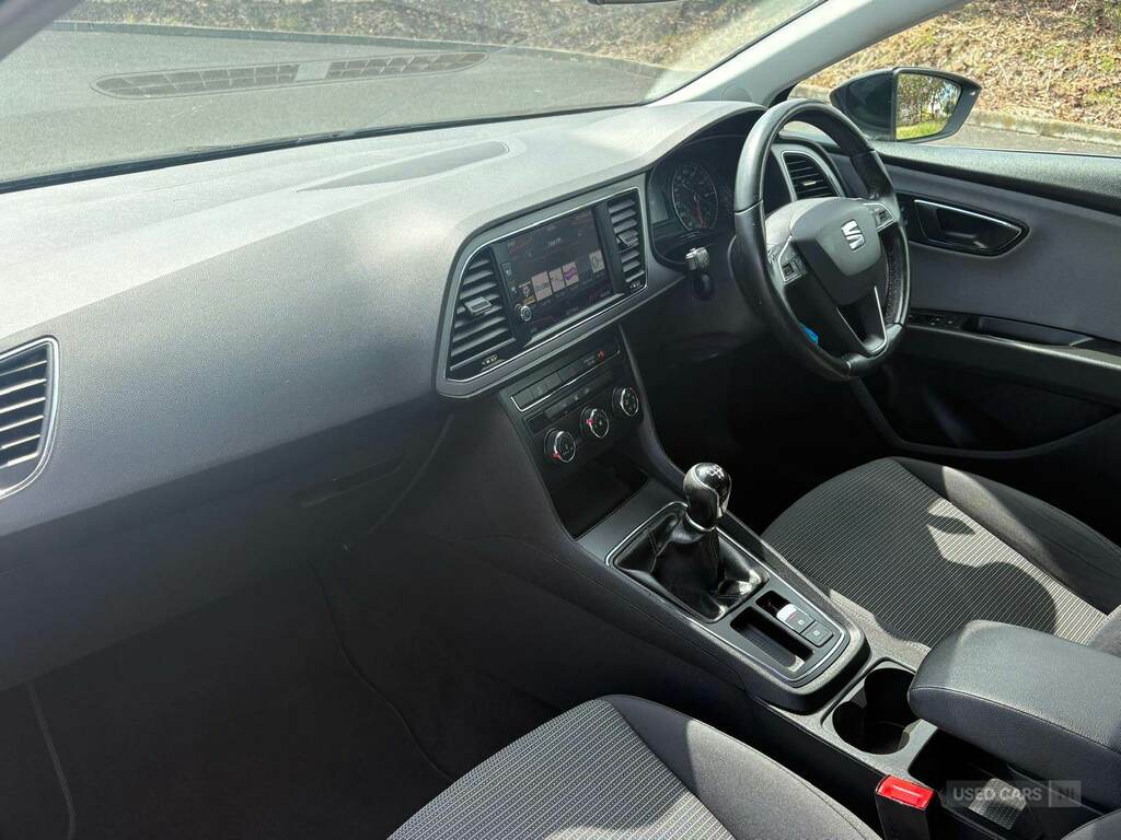 Seat Leon 1.6 Tdi Se Dynamic Technology Black #4