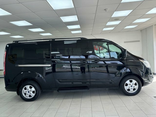 Ford Tourneo Custom 2.0 310 Ecoblue Titanium Minibus Double Cab Di Black #2