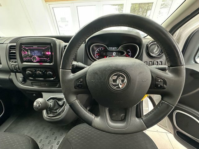 Vauxhall Vivaro 1.6 Cdti 2900 Sportive Panel Van DL18UXA White #3