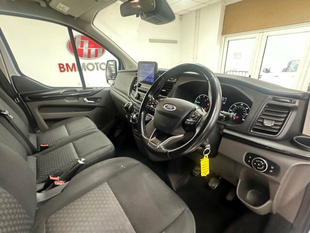 Ford Tourneo Custom 2.0 320 Ecoblue Zetec Minibus Double Cab Diese BT20VWB White #4