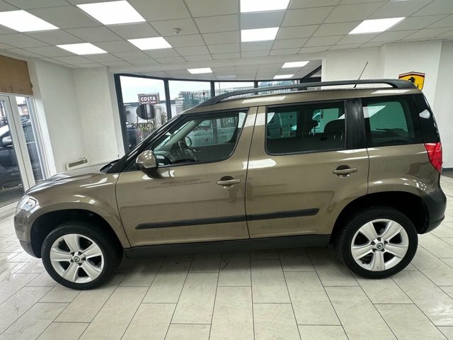 Skoda Yeti 2.0 Tdi Se Suv 4Wd Euro 5 140 P Brown #5