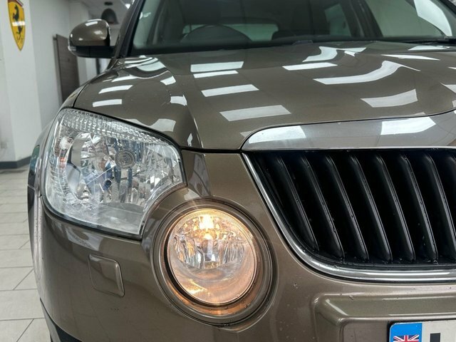 Skoda Yeti Se L Drive White #12