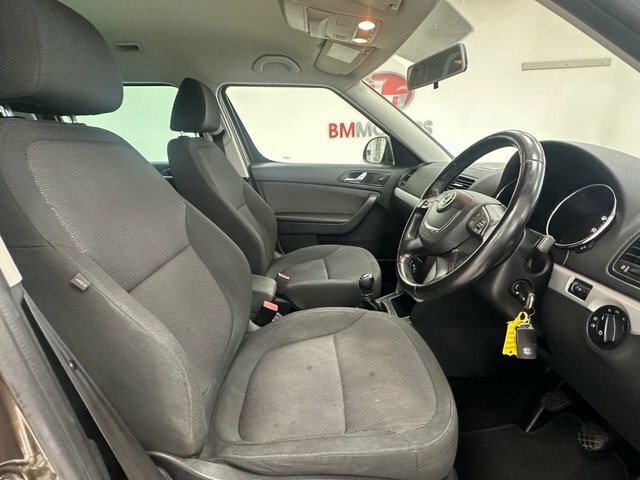 Skoda Yeti Se L Drive White #26