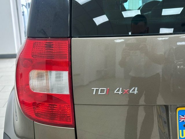 Skoda Yeti Se L Drive White #18