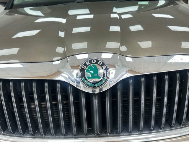 Skoda Yeti Se L Drive White #13