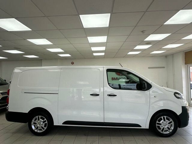 Vauxhall Vivaro 1.5 Turbo D 2900 Dynamic Panel Van 6Dr Manu DL70EHS White #2