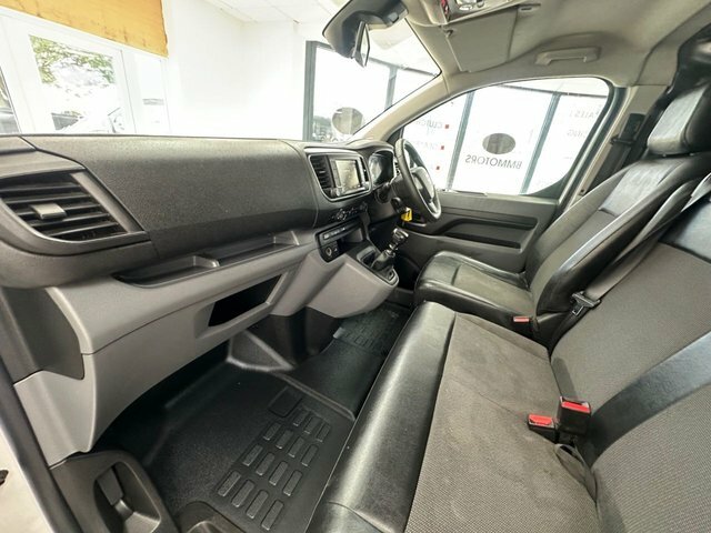 Vauxhall Vivaro 1.5 Turbo D 2900 Dynamic Panel Van 6Dr Manu DL70EHS White #6
