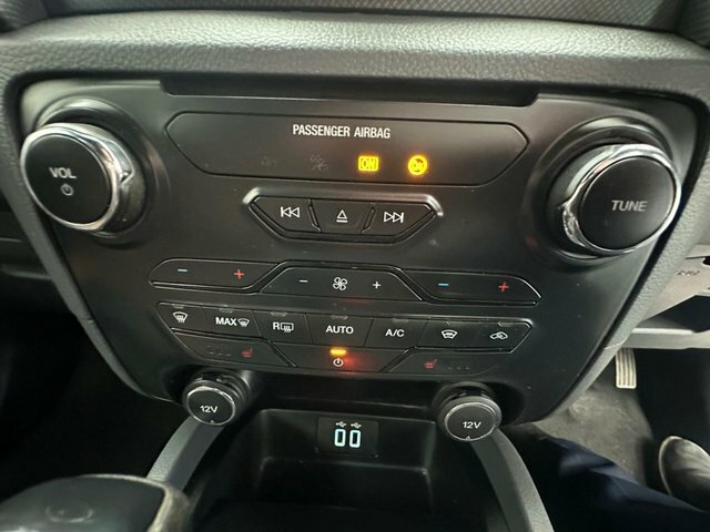 Ford Ranger 3L Wildtrak White #53