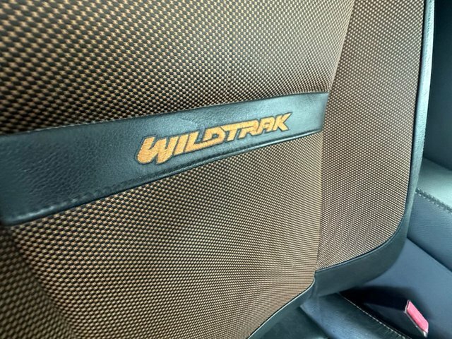 Ford Ranger 3L Wildtrak White #65