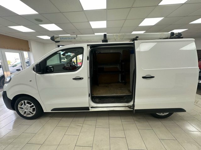 Vauxhall Vivaro 2900 1.5D 100Ps Dynamic H1 Van White #7
