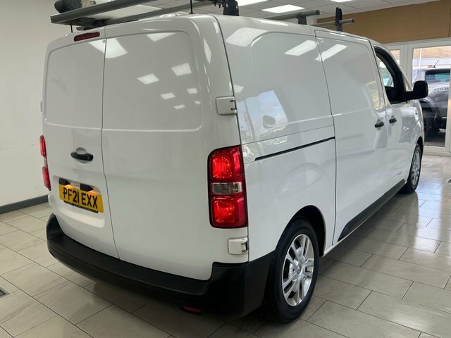 Vauxhall Vivaro 2900 1.5D 100Ps Dynamic H1 Van White #11