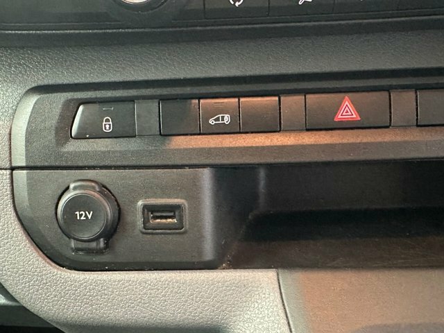 Vauxhall Vivaro 2900 1.5D 100Ps Dynamic H1 Van White #29