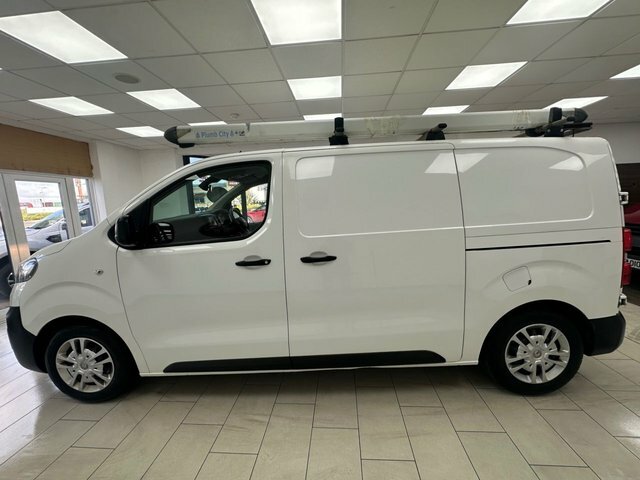 Vauxhall Vivaro 1.5 Turbo D 2700 Dynamic Panel Van 6Dr Manu White #6