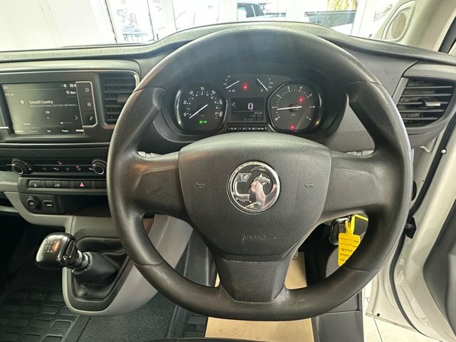 Vauxhall Vivaro 1.5 Turbo D 2700 Dynamic Panel Van 6Dr Manu White #4