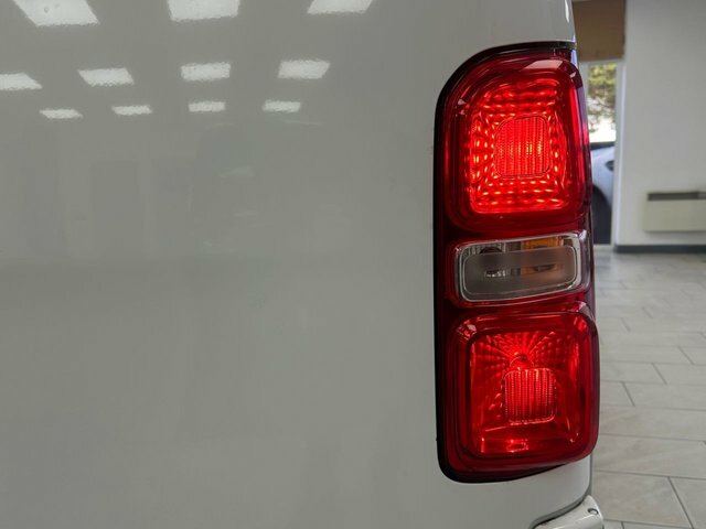 Vauxhall Vivaro 2900 1.5D 100Ps Dynamic H1 Van White #36