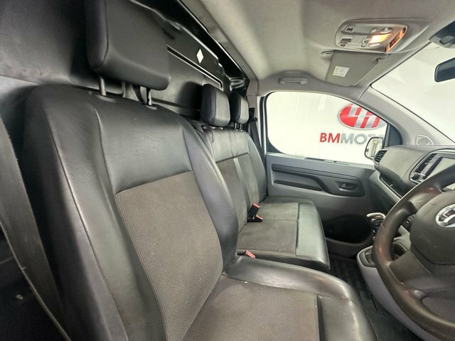 Vauxhall Vivaro 2900 1.5D 100Ps Dynamic H1 Van White #23