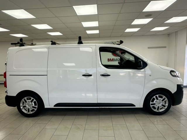 Vauxhall Vivaro 1.5 Turbo D 2700 Dynamic Panel Van 6Dr Manu White #2