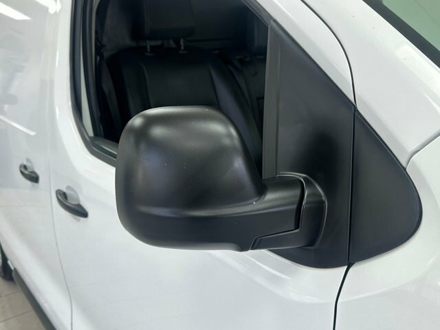 Vauxhall Vivaro 2900 1.5D 100Ps Dynamic H1 Van White #17