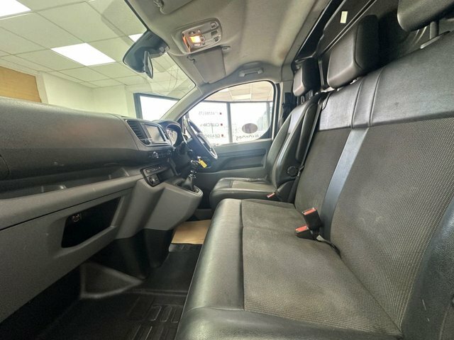 Vauxhall Vivaro 2900 1.5D 100Ps Dynamic H1 Van White #42