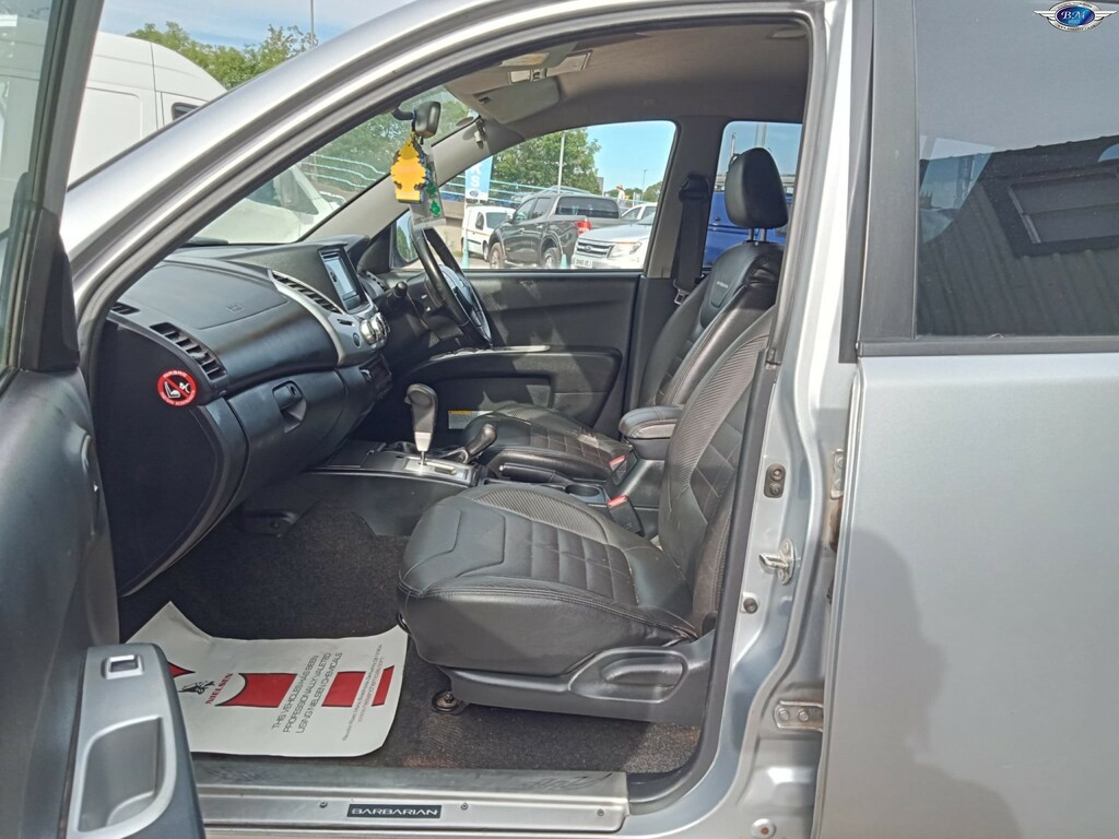 Mitsubishi L200 Pickup 2010 - 2017 2014 White #18