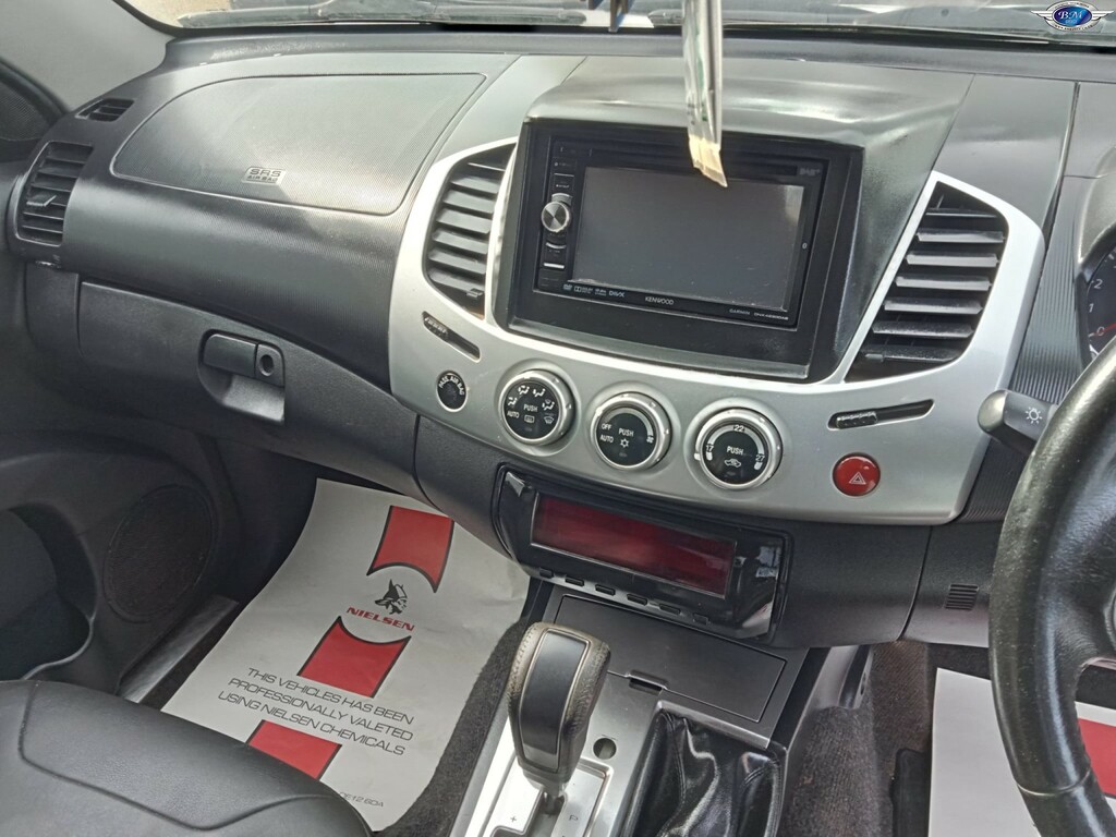 Mitsubishi L200 Pickup 2010 - 2017 2014 White #9
