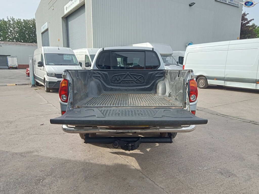 Mitsubishi L200 Pickup 2010 - 2017 2014 White #7