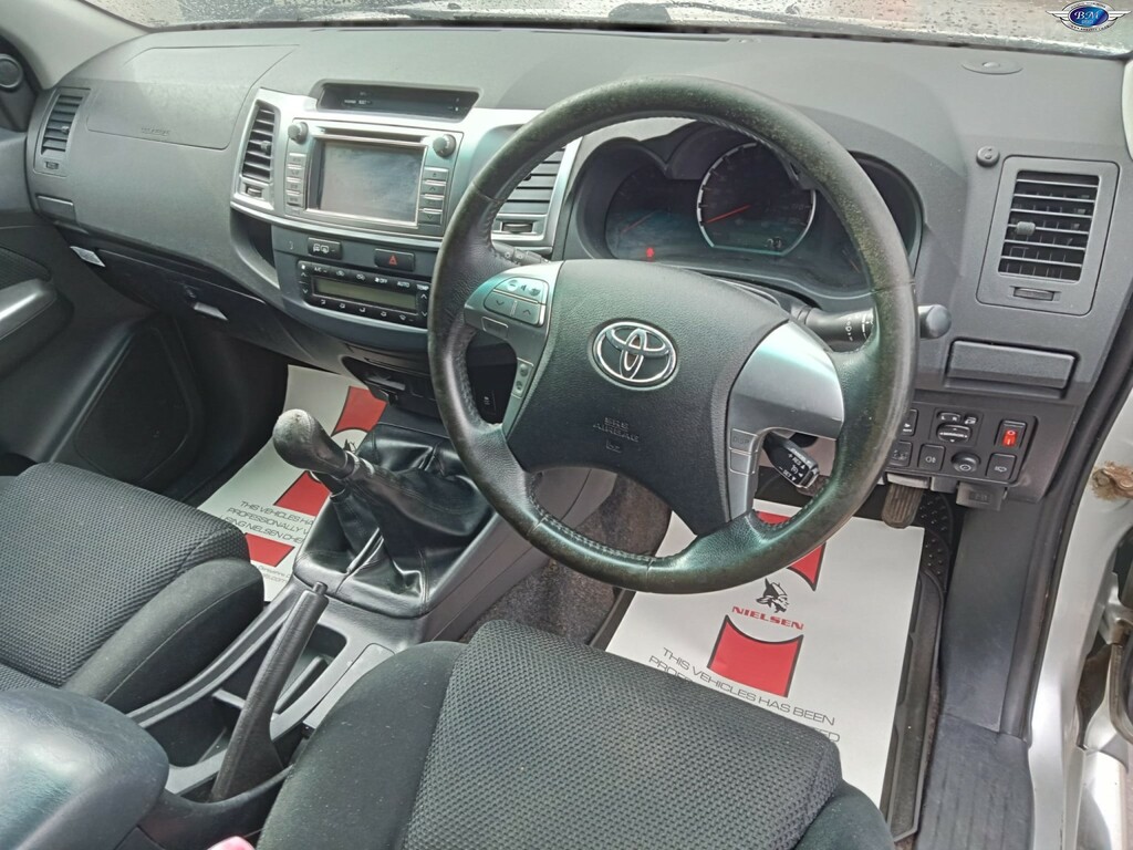 Toyota HILUX 2.5 Hi-luxury Icon D-4d 4X4 Double Cab 4Wd Black #2
