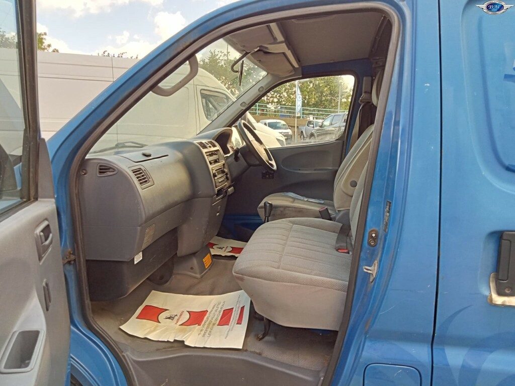 Toyota HiAce 2.5 280 D-4d 2008 White #16