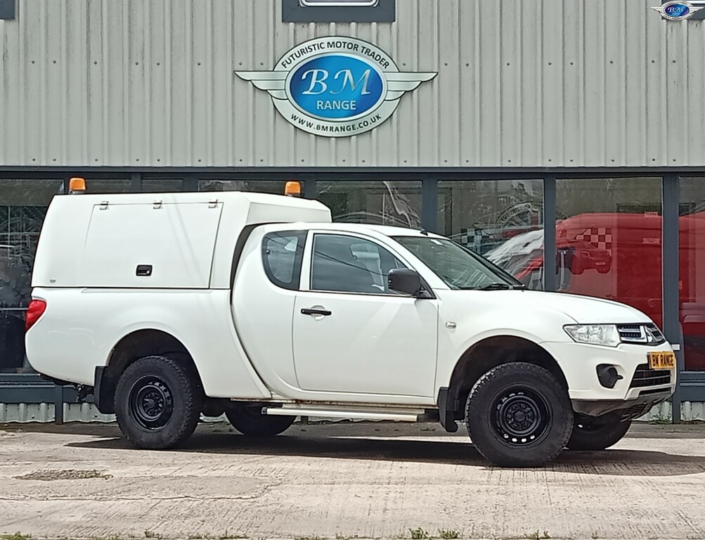 Mitsubishi L200 2.5 Di-d 4Life 2015 WO15DVG White