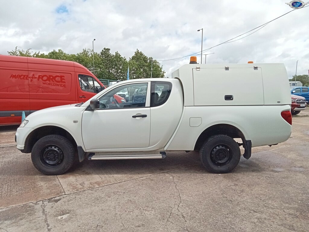 Mitsubishi L200 2.5 Di-d 4Life 2015 WO15DVG White #4