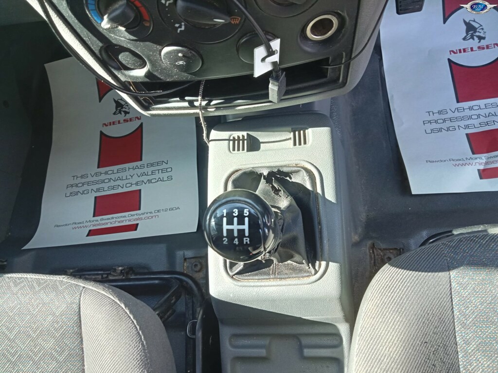 Ford Transit Connect Combi Van 2006 - 2013 2005 White #10