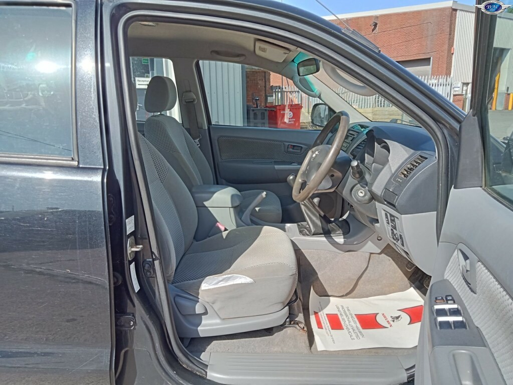 Toyota HILUX 3.0 Invincible D-4d Silver #13