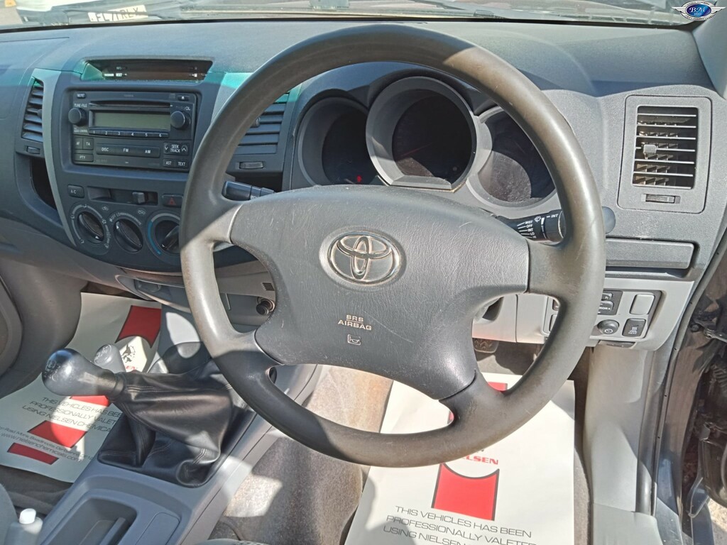 Toyota HILUX 3.0 Invincible D-4d Silver #9