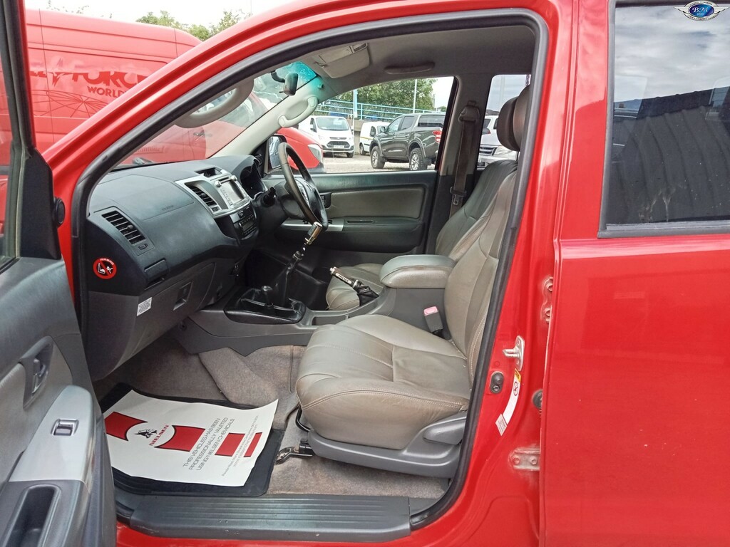 Toyota HILUX Invincible 4X4 D-4d Dcb Green #16