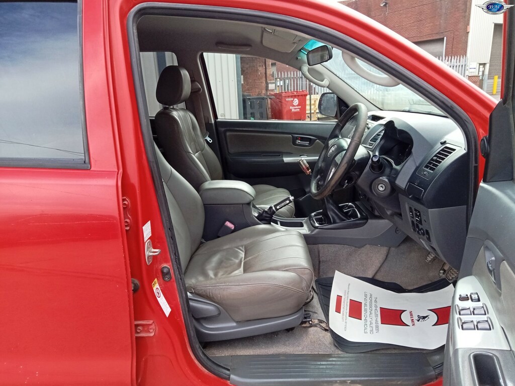 Toyota HILUX Invincible 4X4 D-4d Dcb Green #13