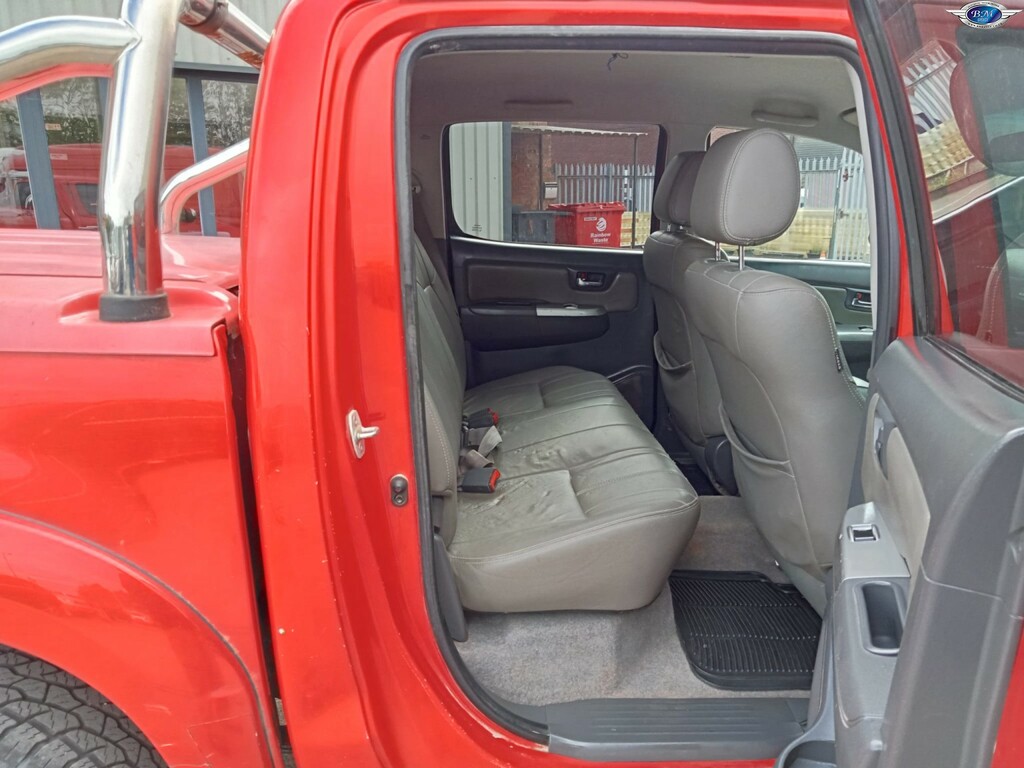 Toyota HILUX Invincible 4X4 D-4d Dcb Green #14
