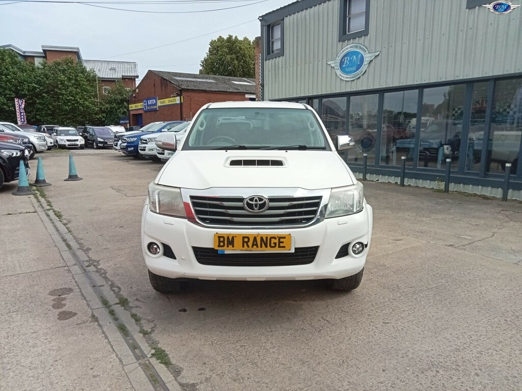 Toyota HILUX Invincible 4X4 D-4d Dcb White #3