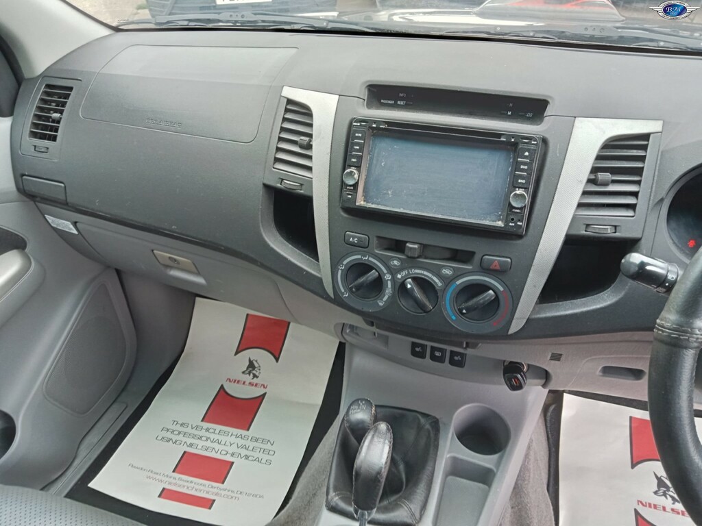 Toyota HILUX 4X4 D Black #9