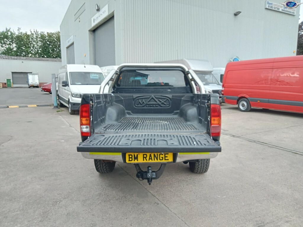 Toyota HILUX 4X4 D Black #7