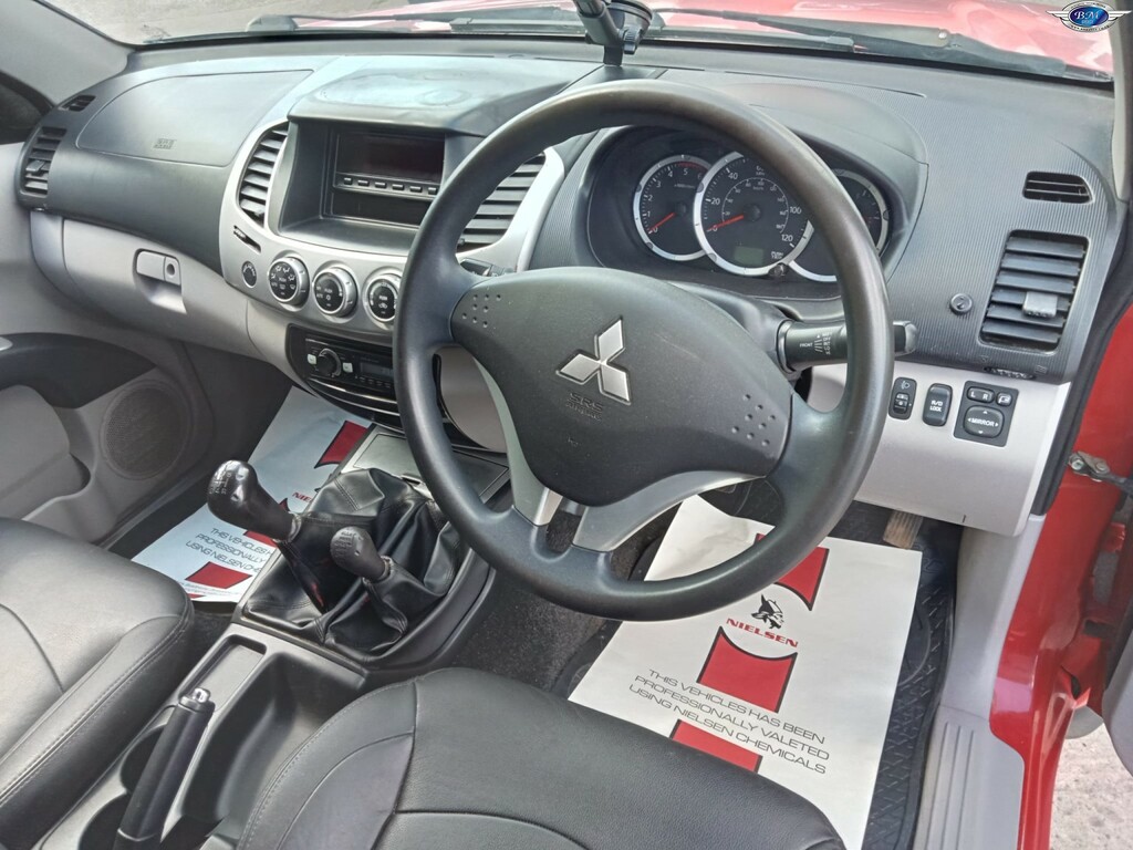 Mitsubishi L200 2.5 Di-d Trojan 2013 Red #2