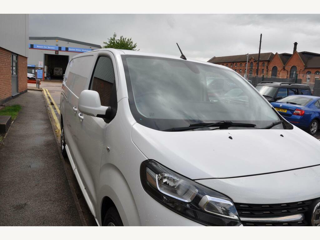 Vauxhall Vivaro 1.5L Dynamic 6Dr White #7