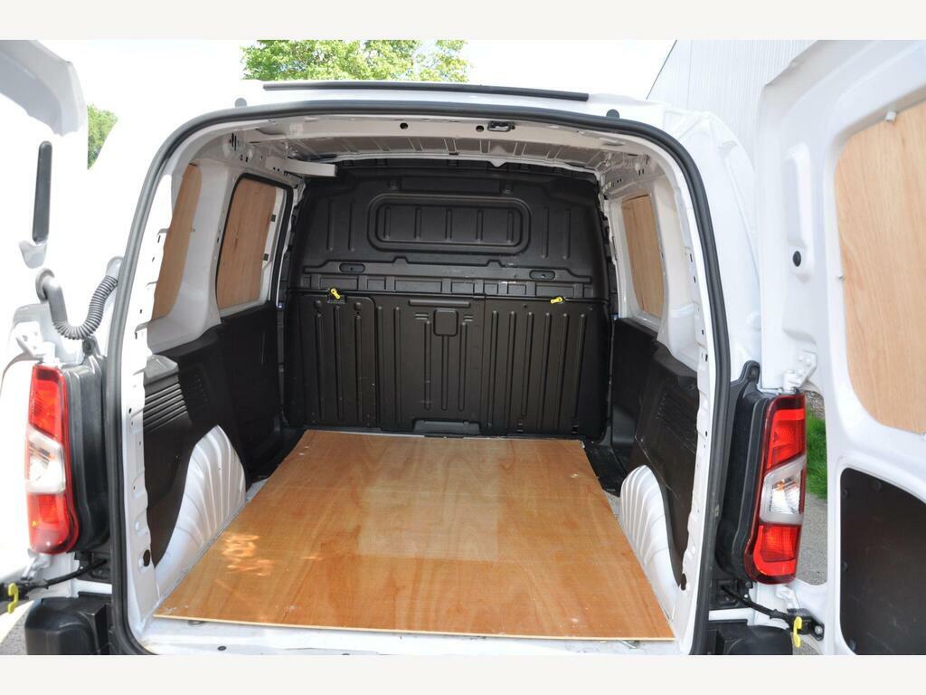 Peugeot Partner 1.5 Bluehdi 1000 Professional Premium Standard P White #4